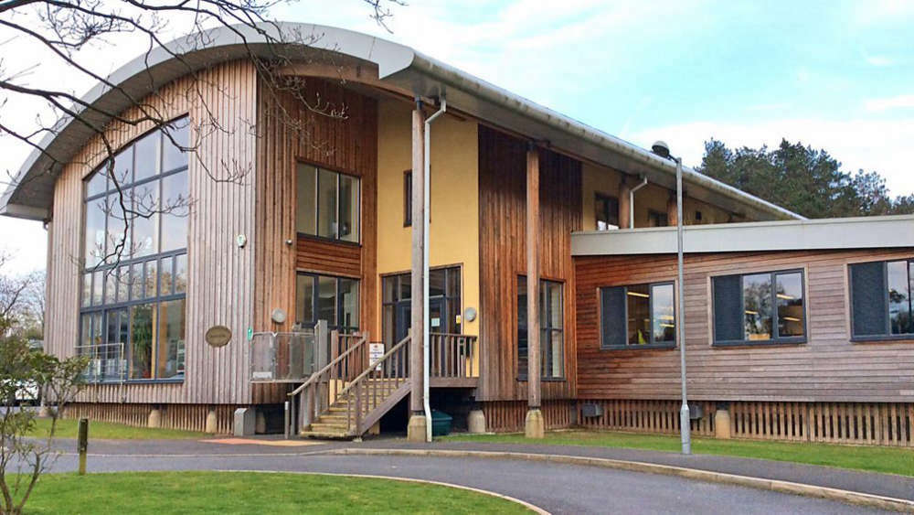 Climate advisor paid £789 a day, says de