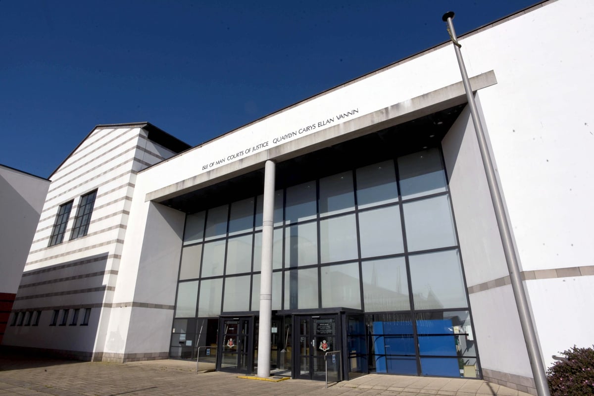 Man denies masturbating on bus, court tr