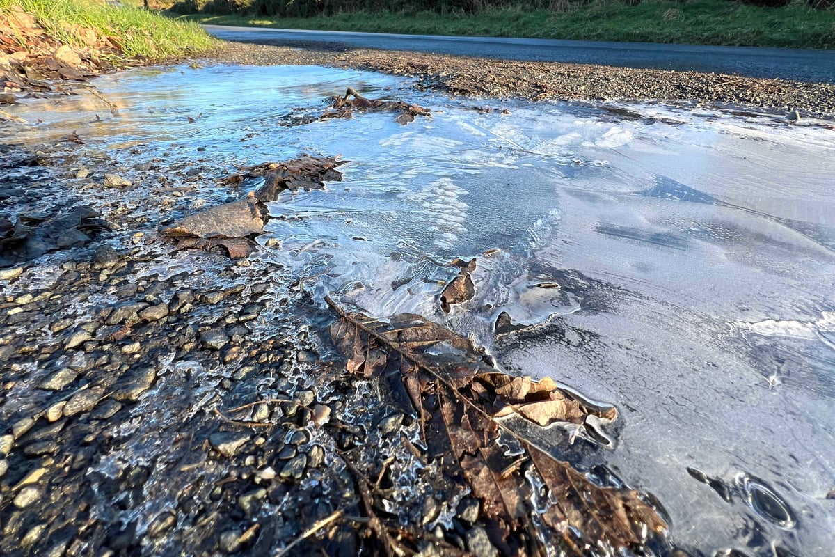 Ten-hour weather warning for ice and fro
