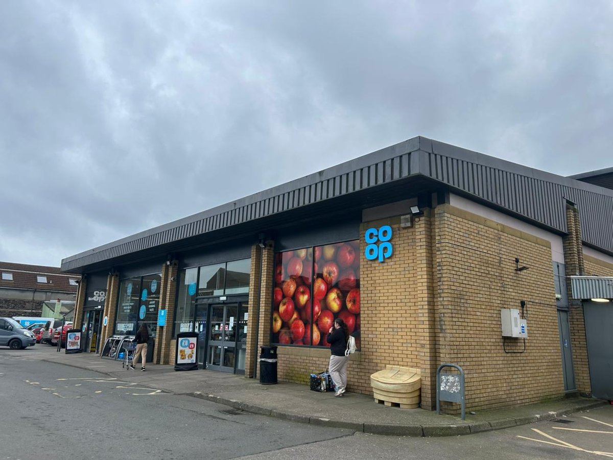 Woman put food items in a bag - then lef